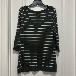 Women’s Torrid 3/4 sleeve olive green tee - size 0